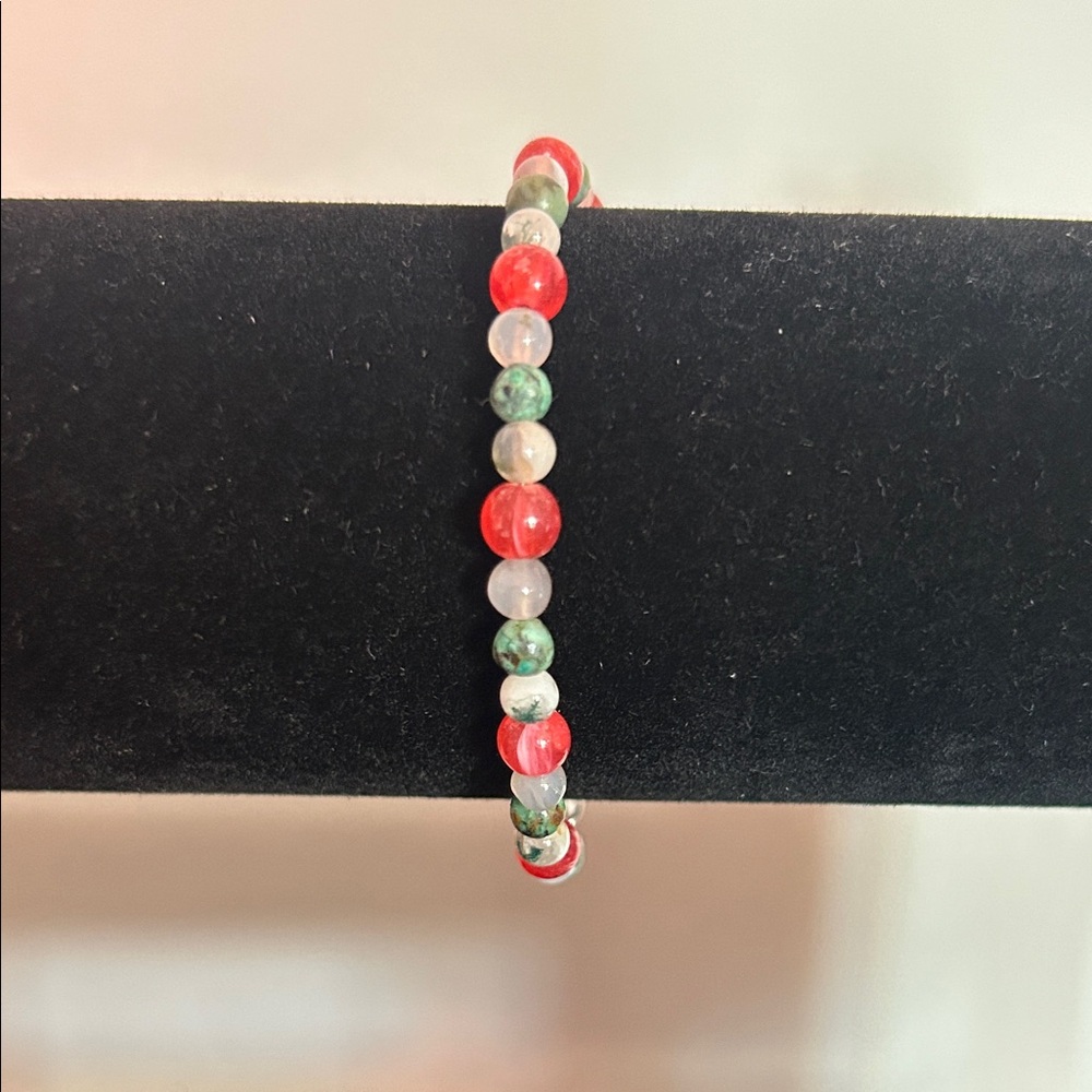 Elegant Red and Green Beaded Bracelet